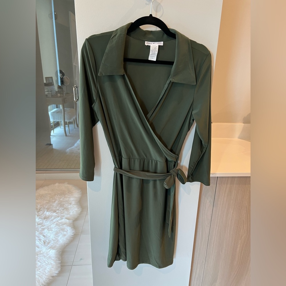 Olive Star Vixen surplus side Red tie front romper. Size large.